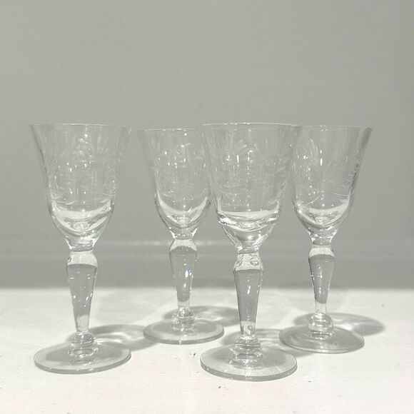 🩷3/$15🩷 Set of 4 Vintage Cordials - 1940's Etched with Flowers and Leaves - Picture 1 of 8